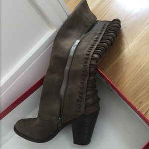 Leather rustic heel boot